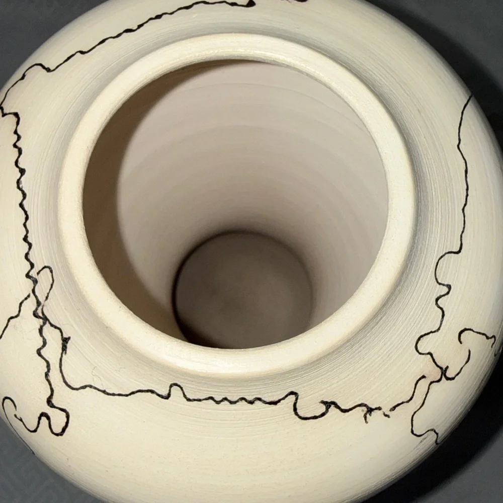 Navajo Indian Pottery Horse Hair Vase Signed 6 1/4 inches Unique